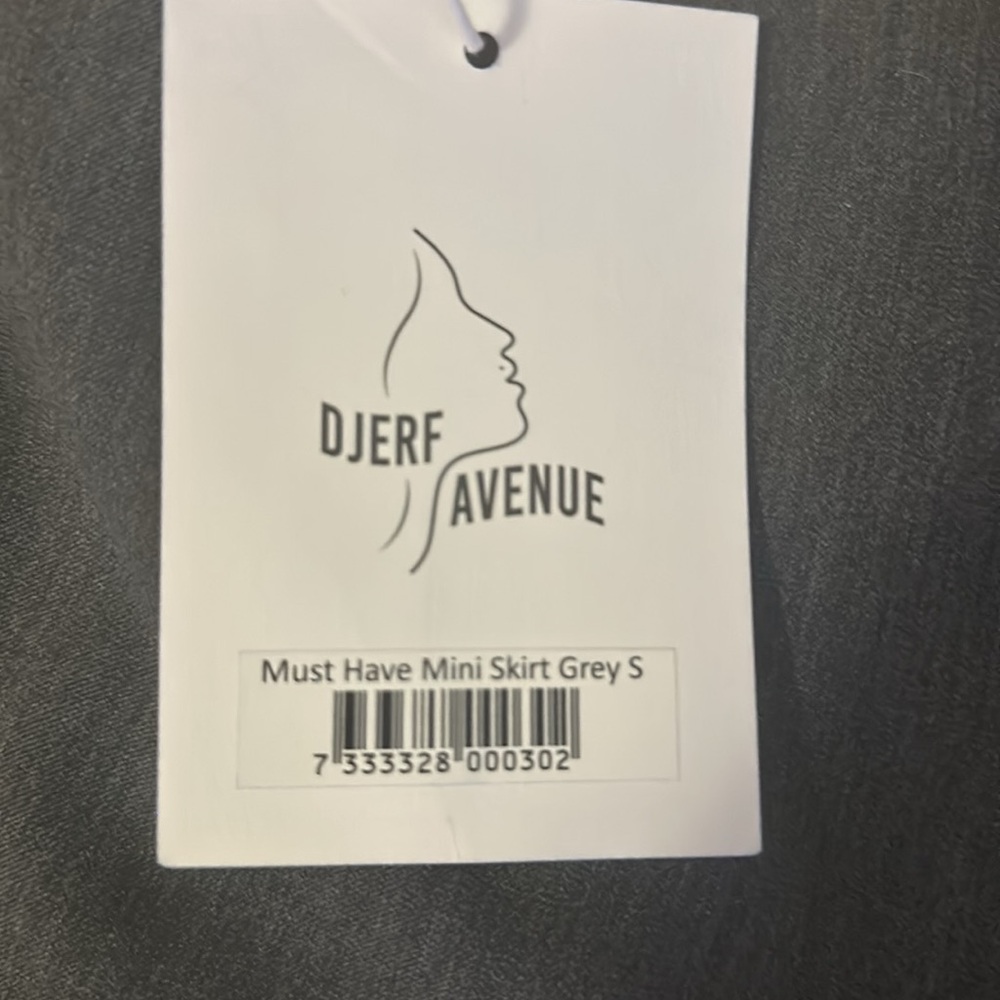 Djerf Avenue must have mini skirt in grey - Picture 4 of 4